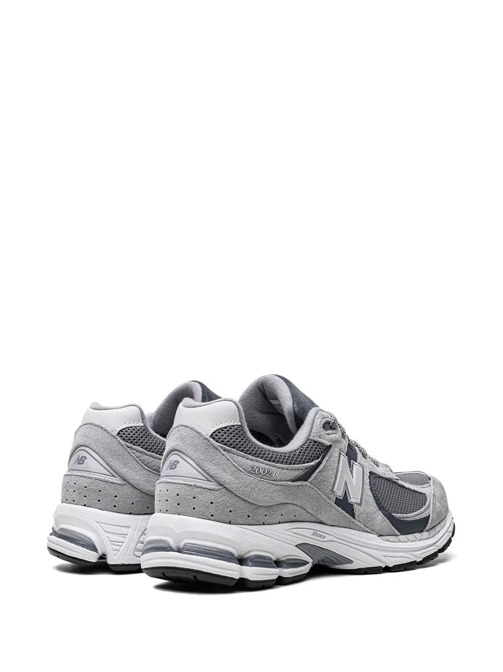 2002r sneakers