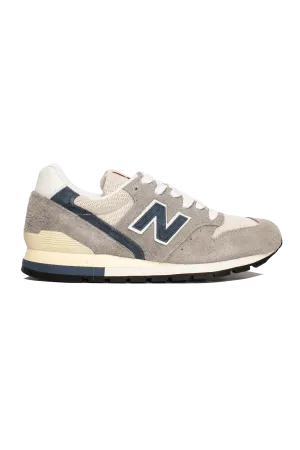 996