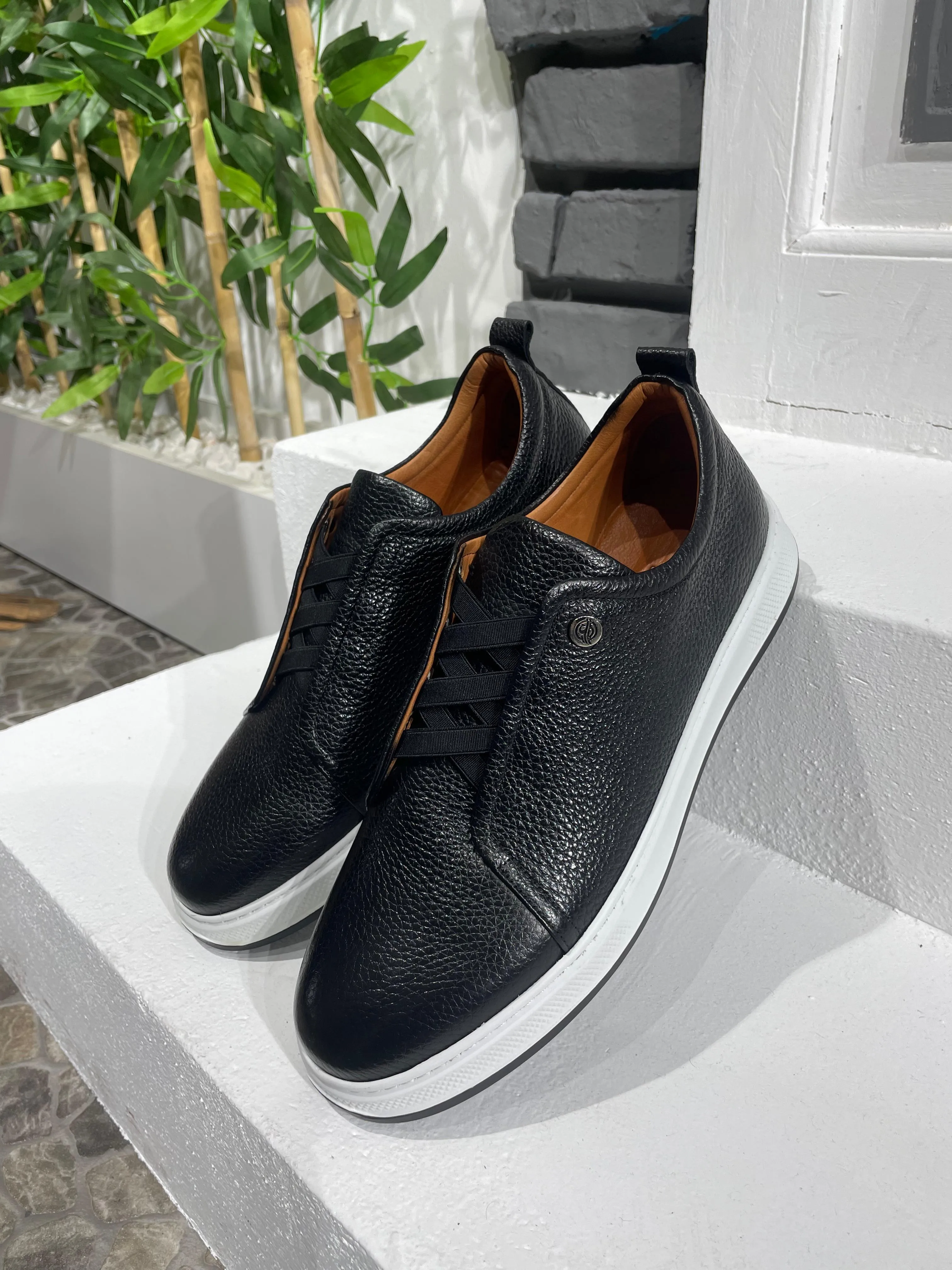 Black Laceless Slip-On Sneakers S003