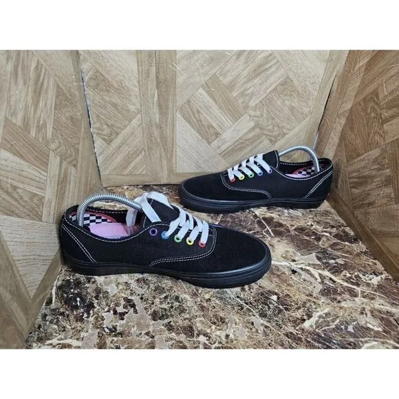 Brand New Vans Men's Off The Wall Skateboard Low Shoes Size 8.5.  008