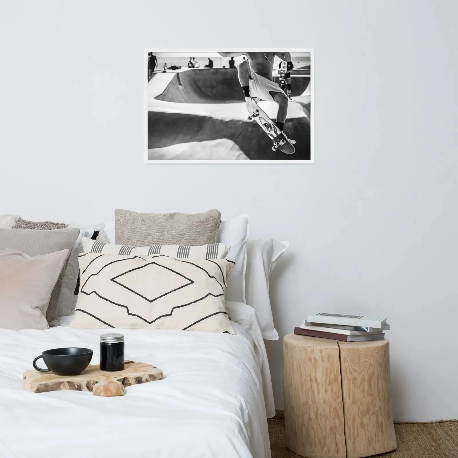 California Dreamin': A Skater's Paradise – Black & White Framed Poster