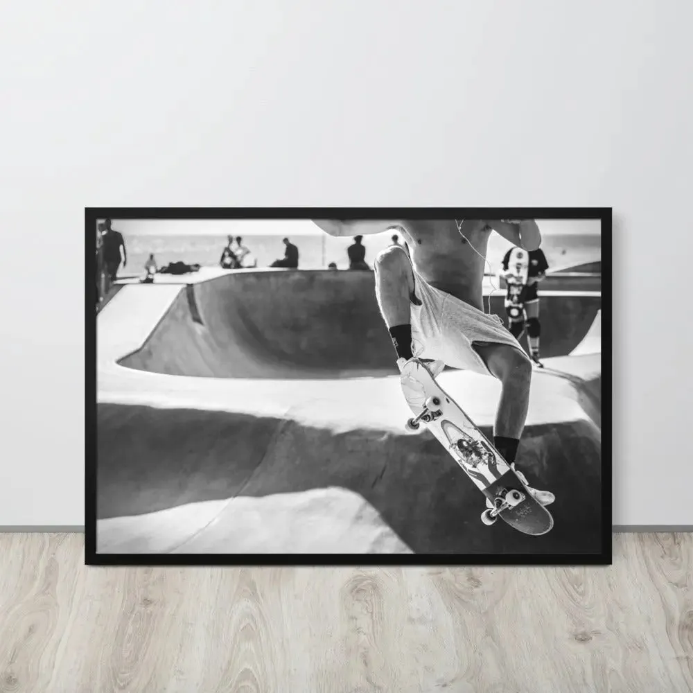 California Dreamin': A Skater's Paradise – Black & White Framed Poster