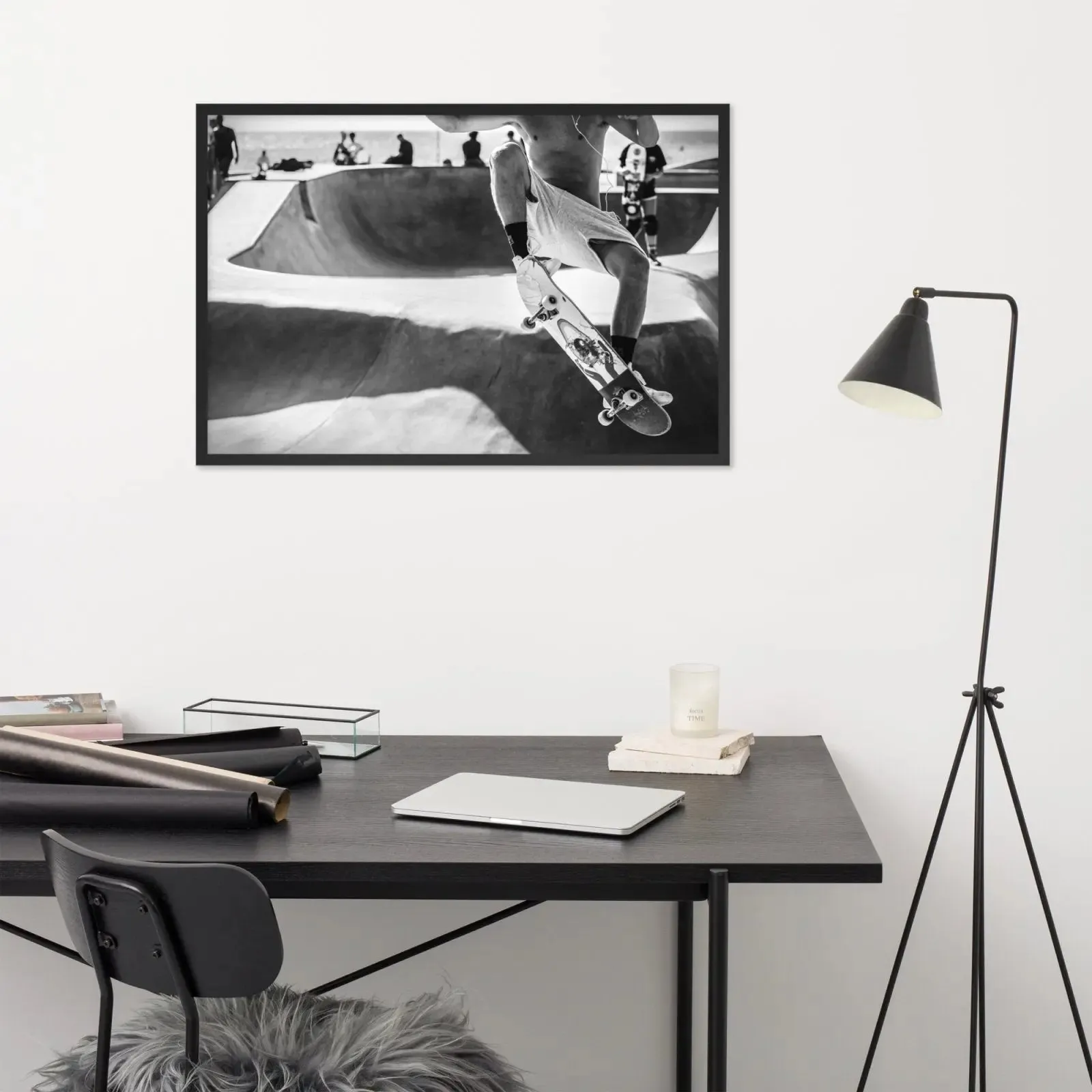 California Dreamin': A Skater's Paradise – Black & White Framed Poster