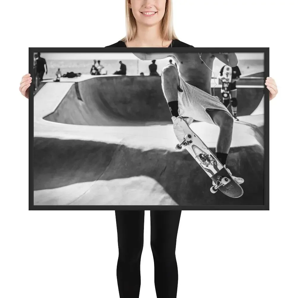 California Dreamin': A Skater's Paradise – Black & White Framed Poster