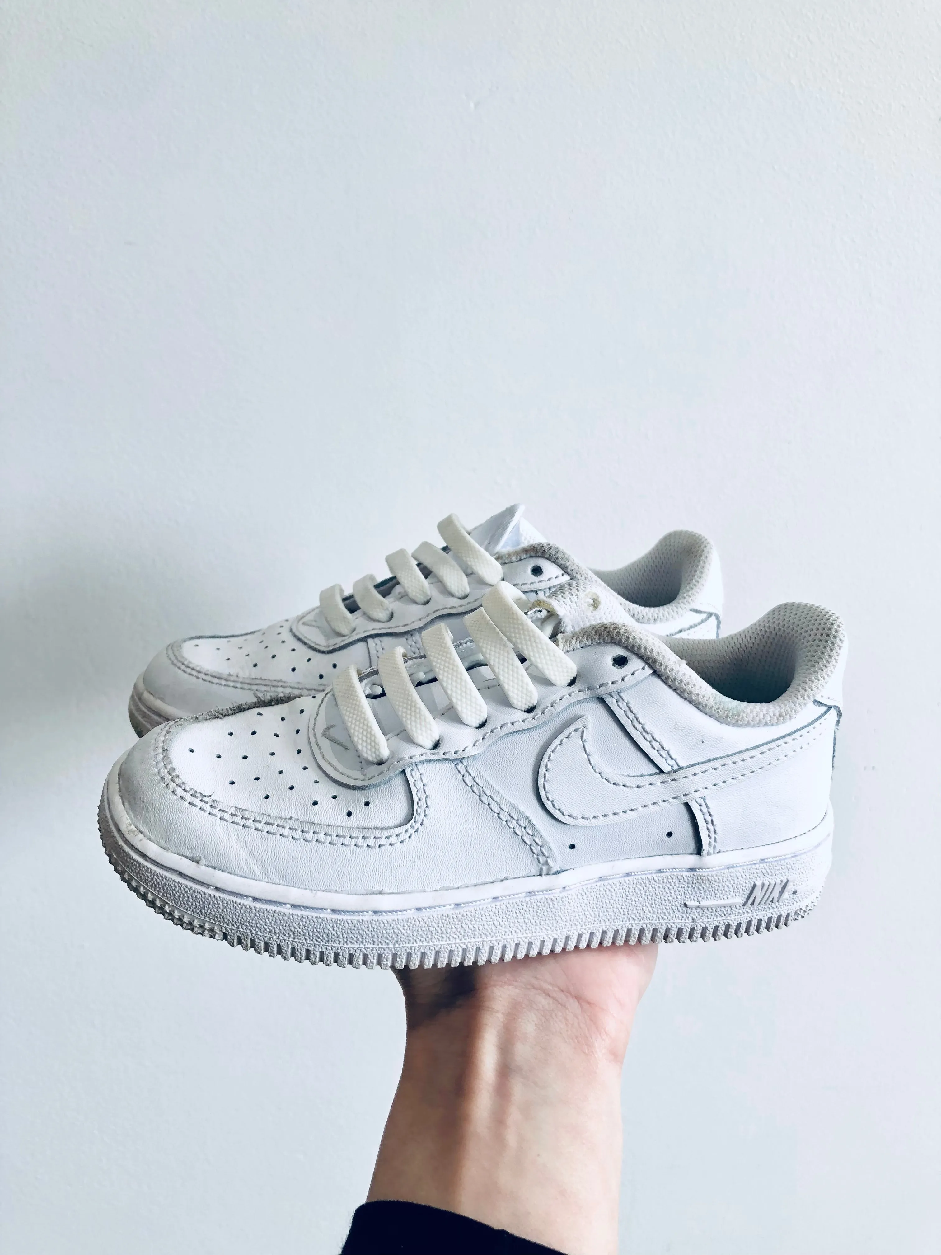 Elastic Lace Sneakers // 11 Kid