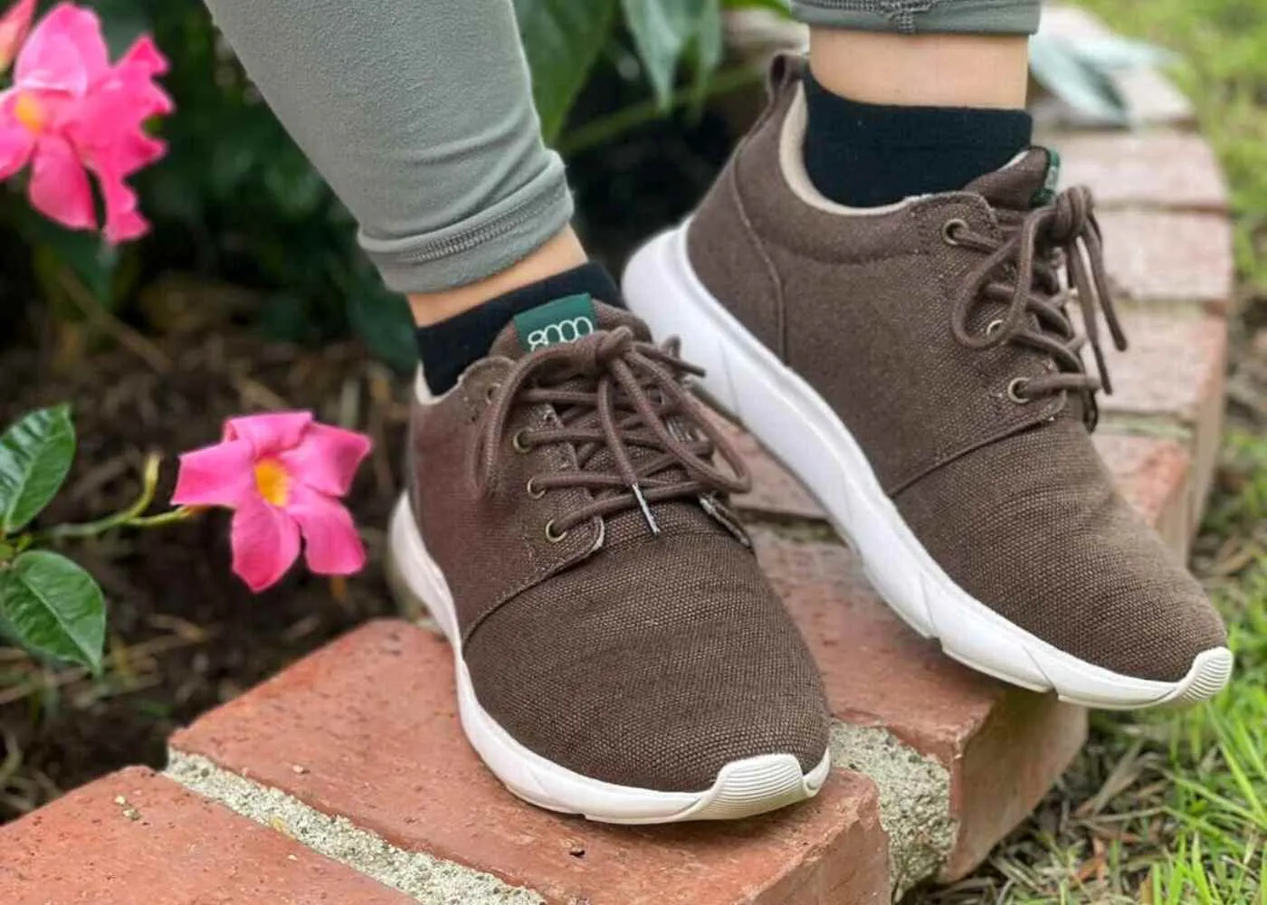 Explorer V2 Women's Vegan Hemp Trainers | Dark Brown