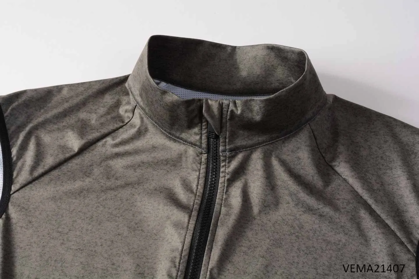 MEN'S LIGHTWEIGHT WIND VEST VEMA21407