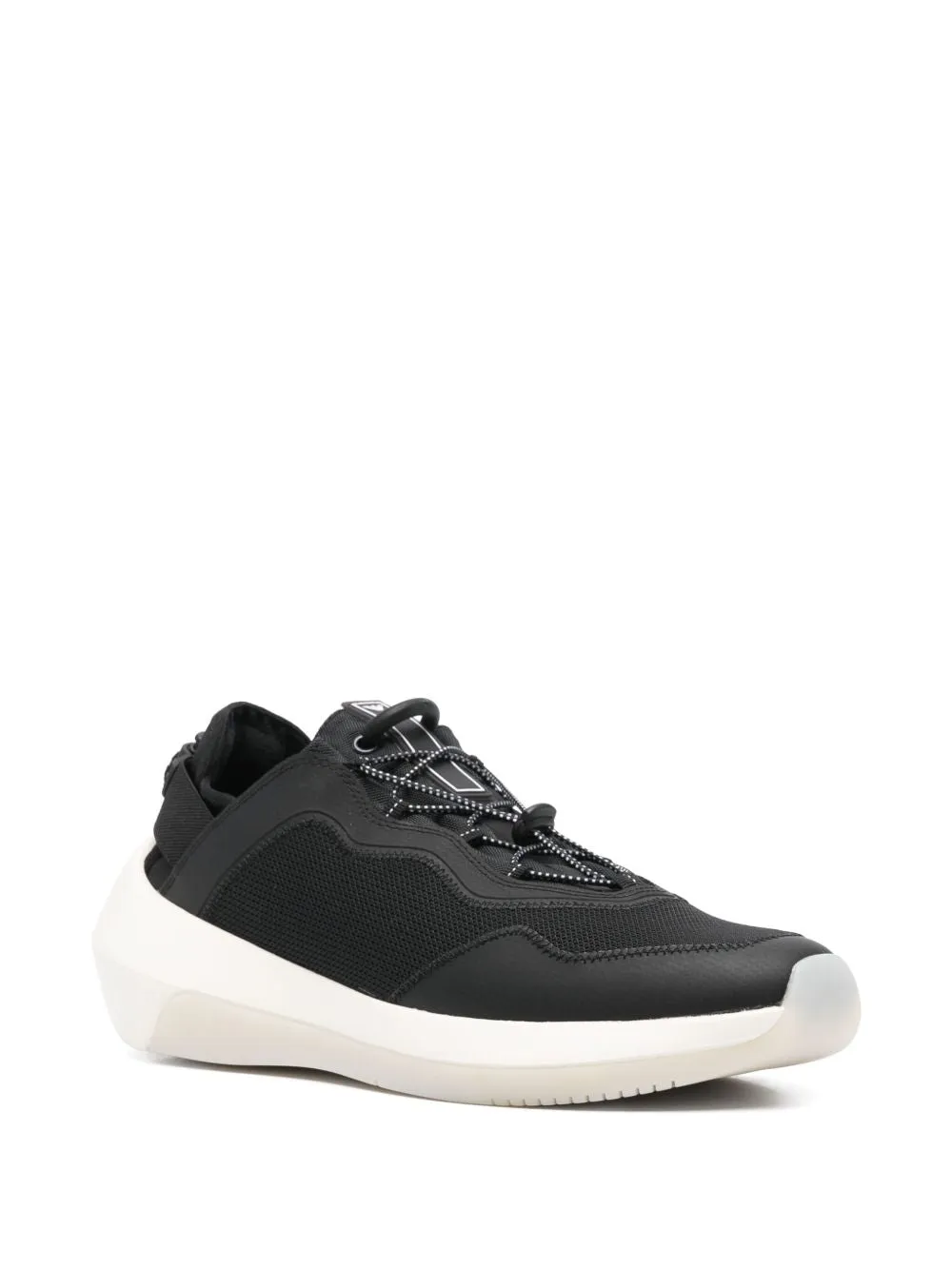 Mesh sneakers
