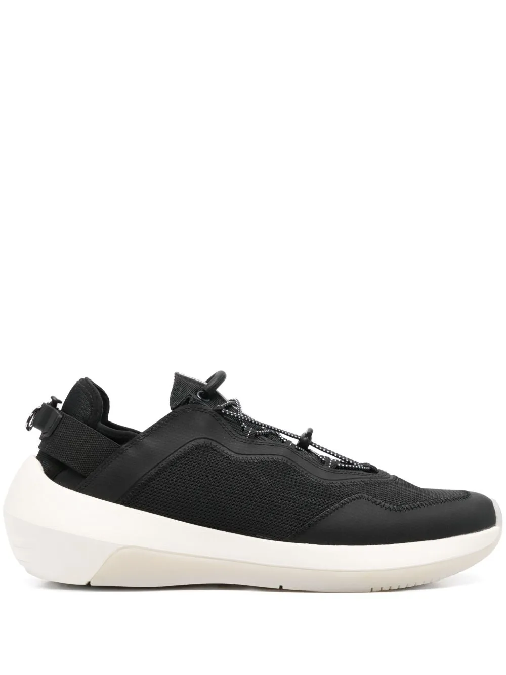 Mesh sneakers