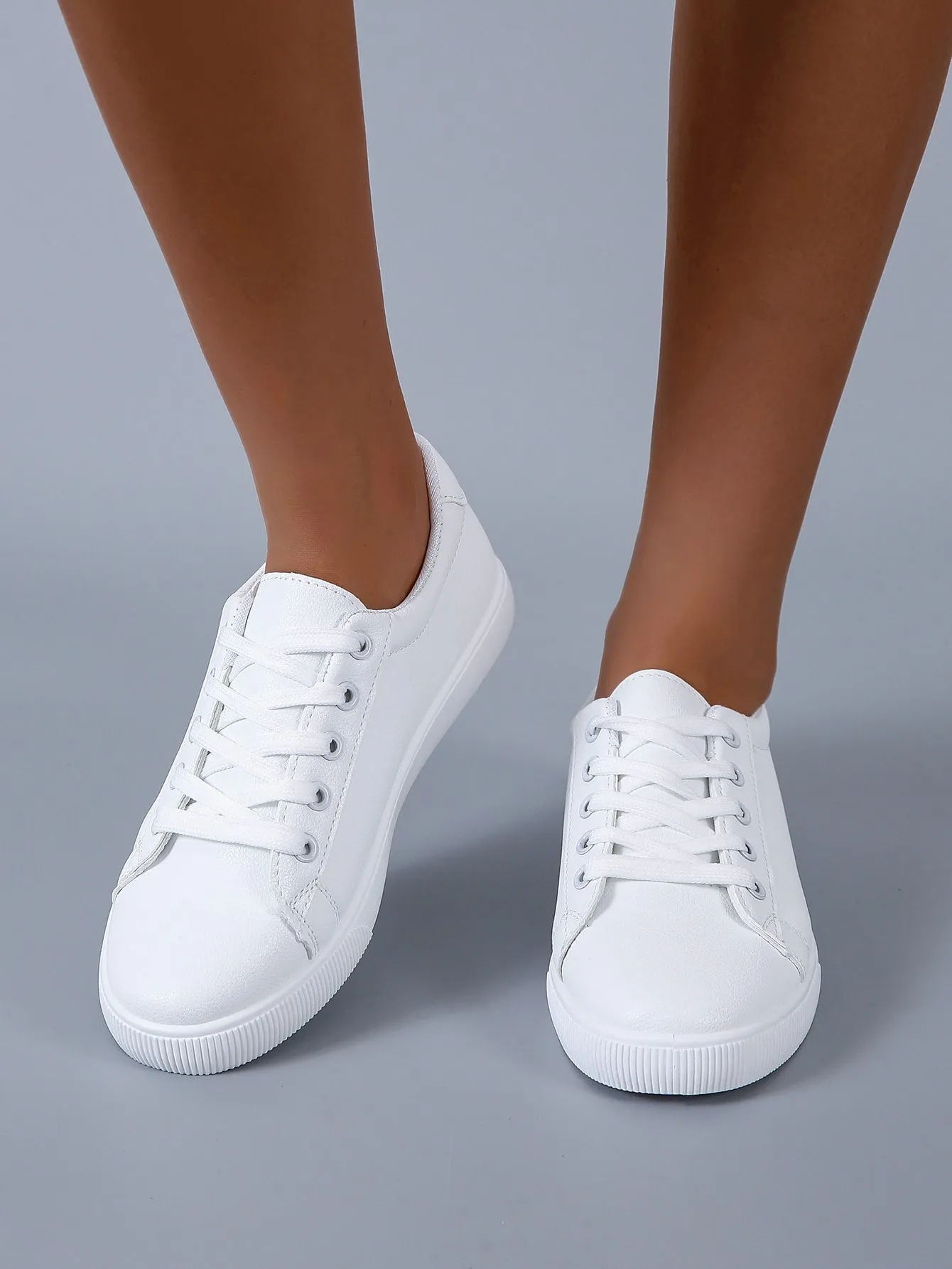 Metallic Heart Decor Skate Shoes - white