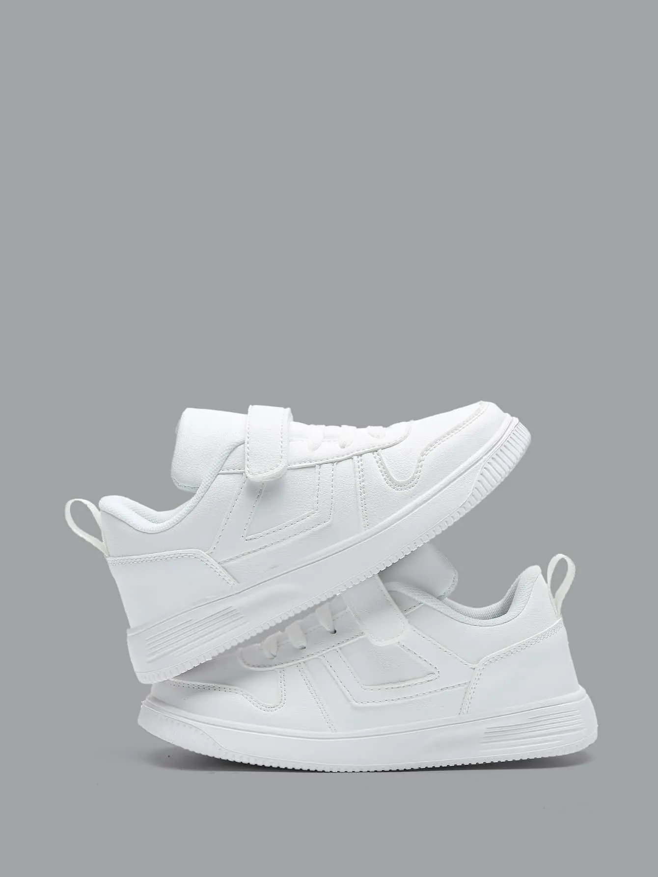 Minimalist Hook-and-loop Fastener Strap Skate Shoes