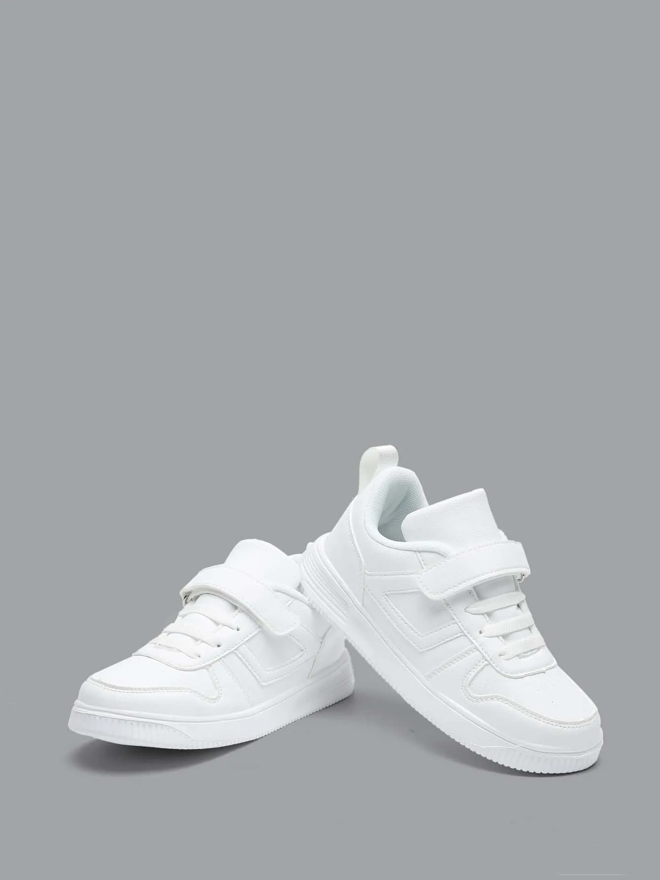 Minimalist Hook-and-loop Fastener Strap Skate Shoes