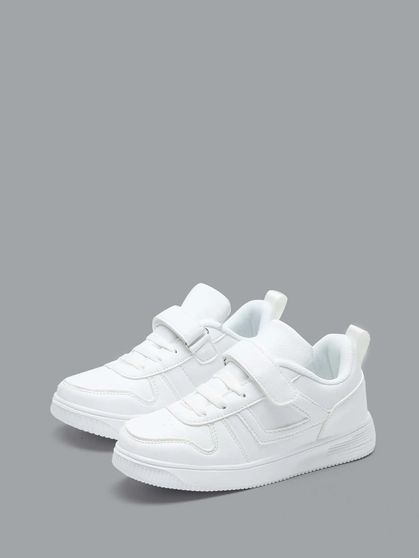 Minimalist Hook-and-loop Fastener Strap Skate Shoes