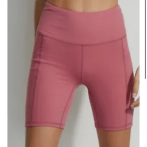 NEW VARLEY let’s go pocket short 7” in rose wine small
