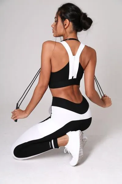 Peaches Sportswear - Fierce Sports Zip Bra - Available in 2 Colors