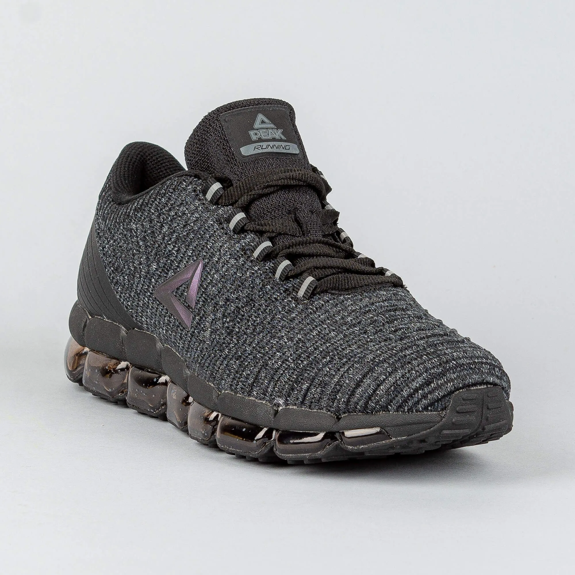 PEAK Black Runner Black