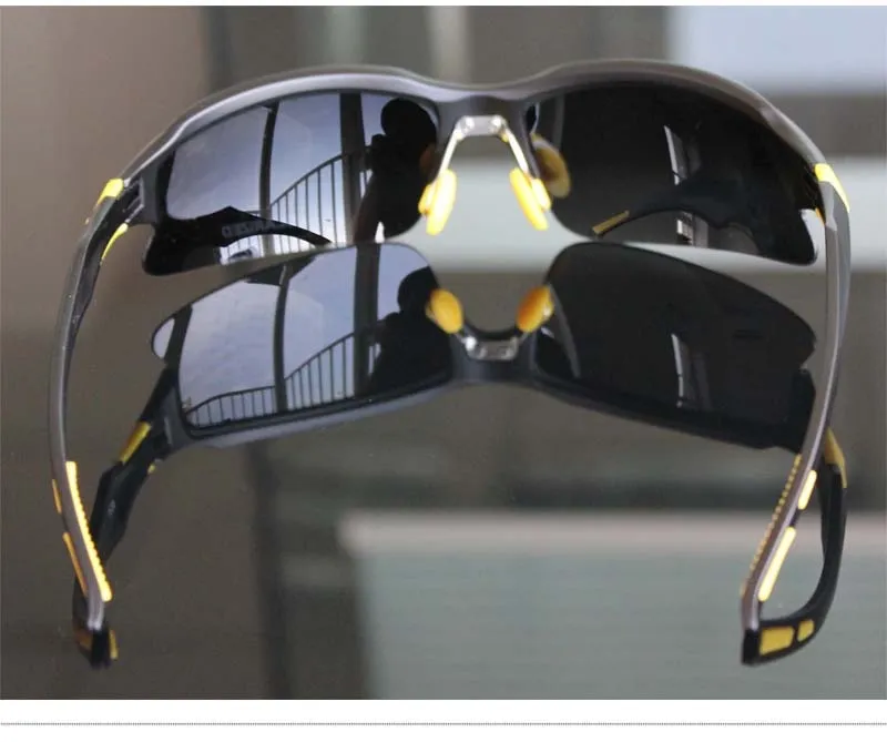 Polarized Cycling Glasses