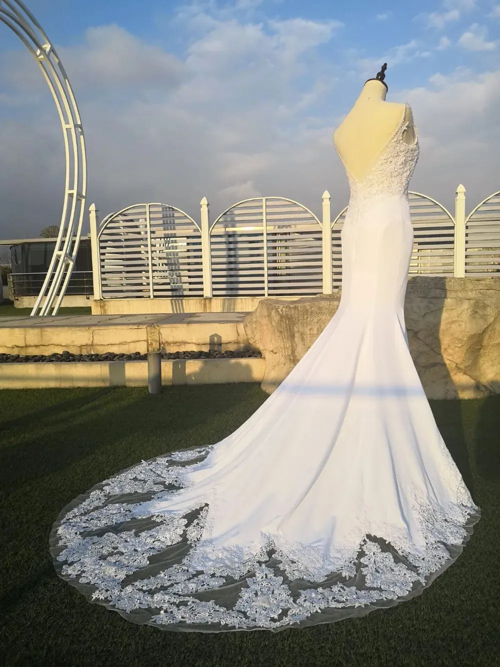 Roycebridal V Neck Mermaid Wedding Dresses Lace Appliques Boho Wedding Dress Backless Sexy robe de mariee vestido de casamento