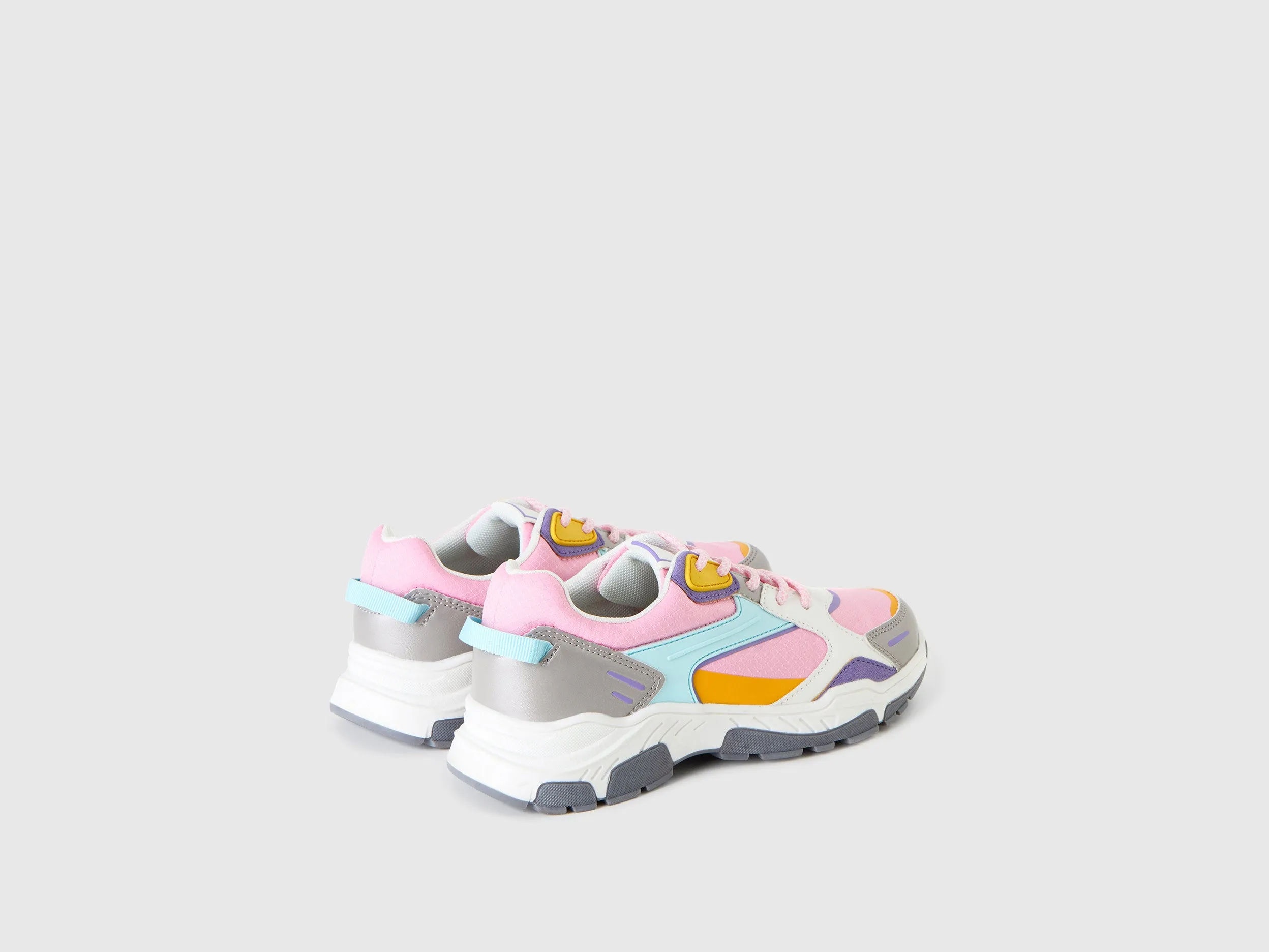 RUNNING SNEAKERS