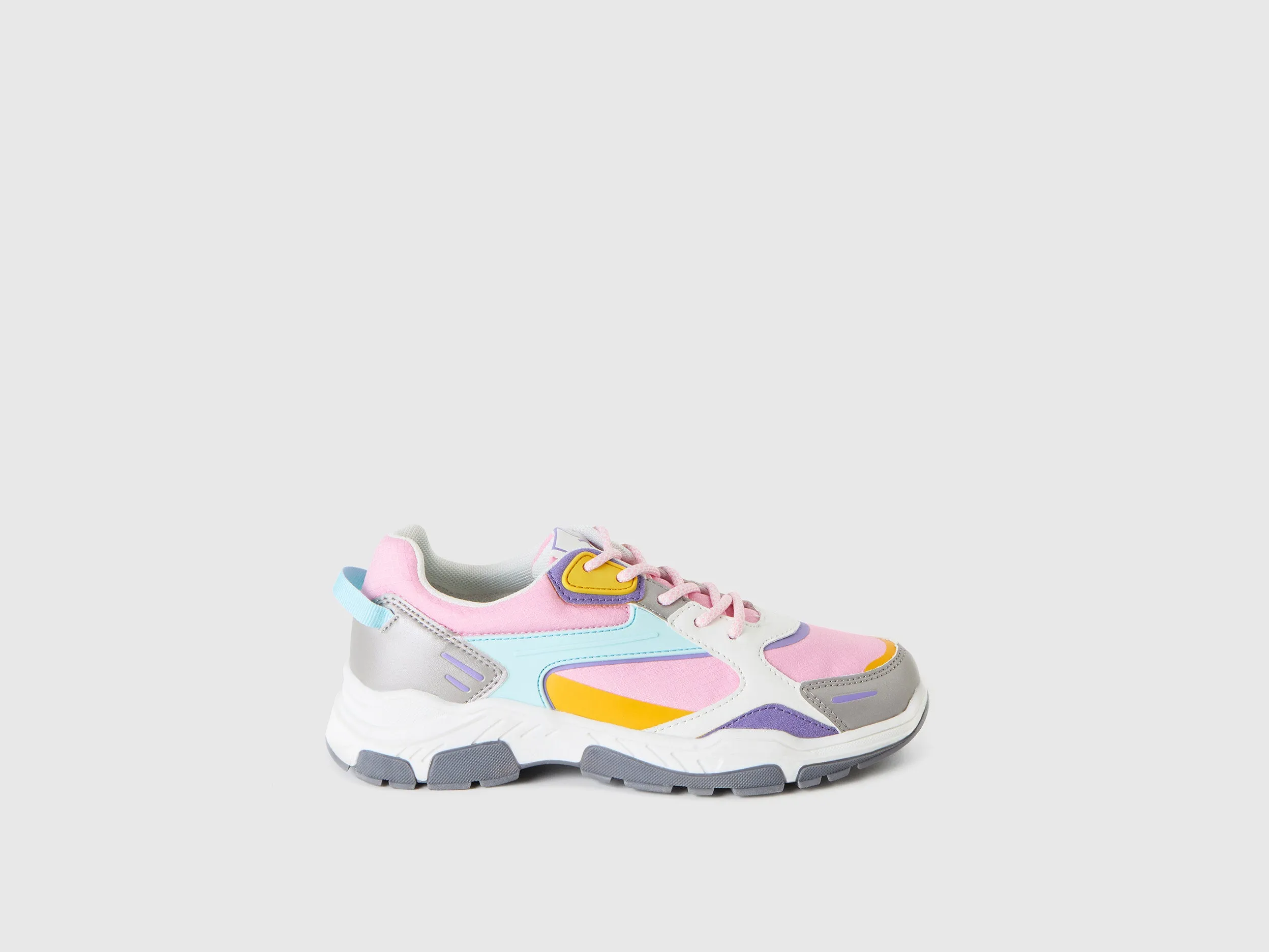 RUNNING SNEAKERS