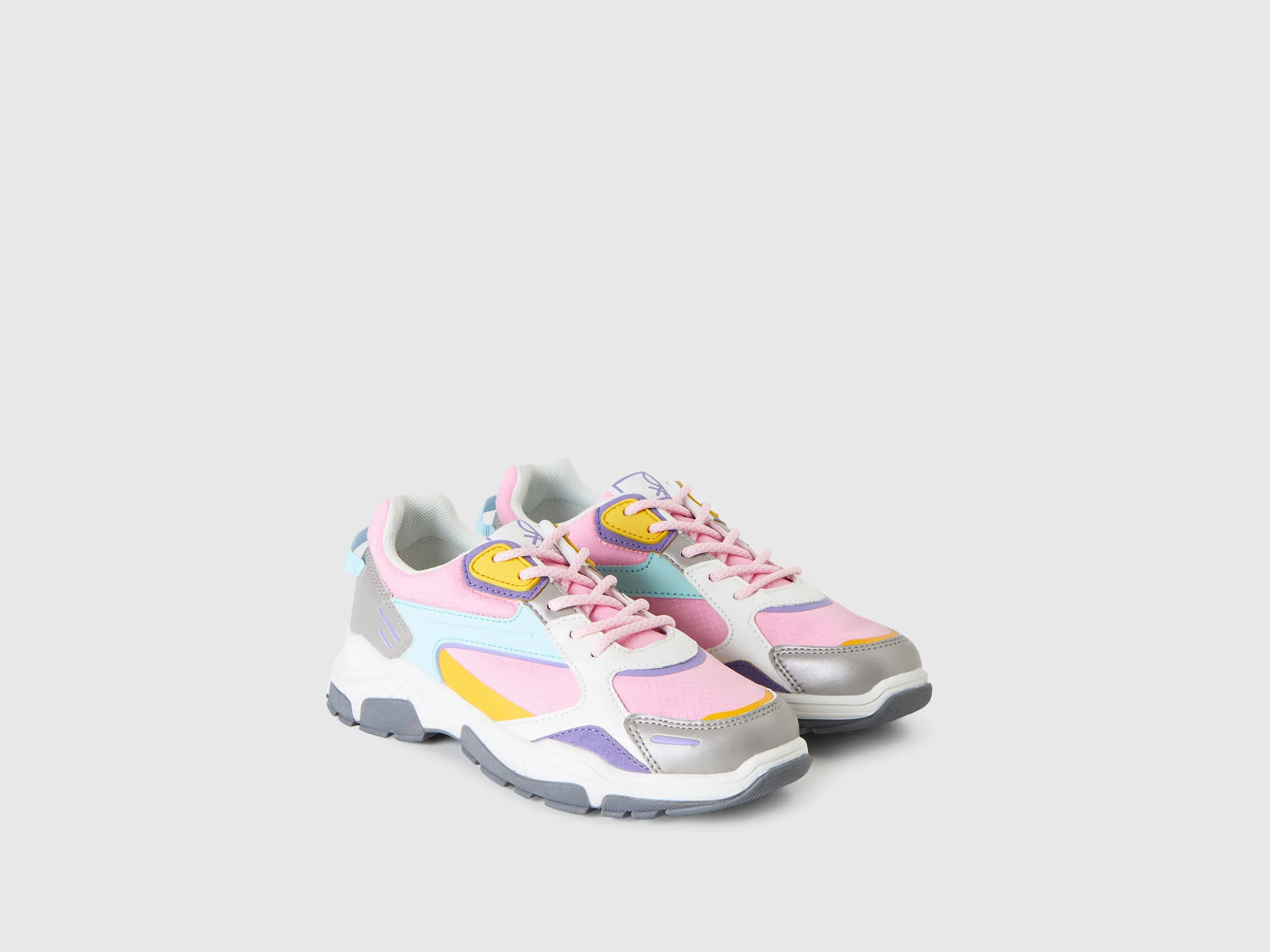 RUNNING SNEAKERS