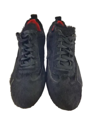 Running style shoe