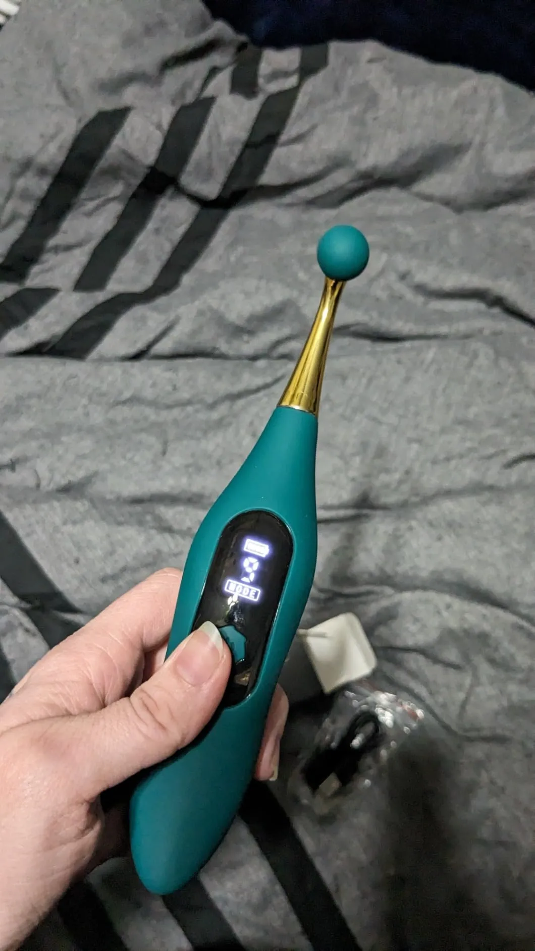 Sensual Clit Teaser Rechargeable Pinpoint Powerful Vibrator with LCD Screen Display