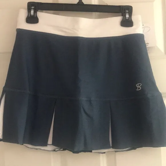 Sofibella Tennis/Golf/Athleisure Skort, NWT!