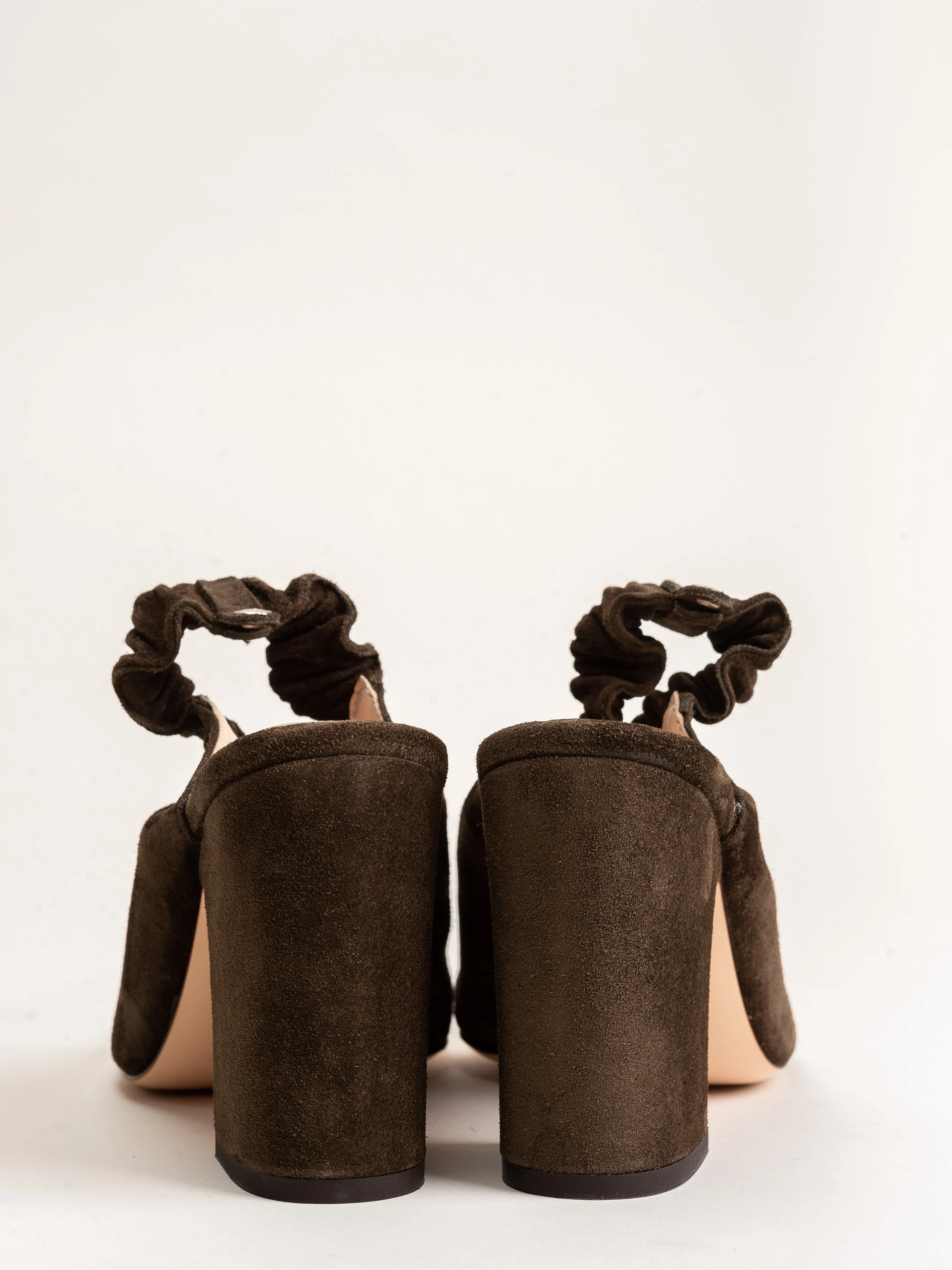 suede heel with elastic