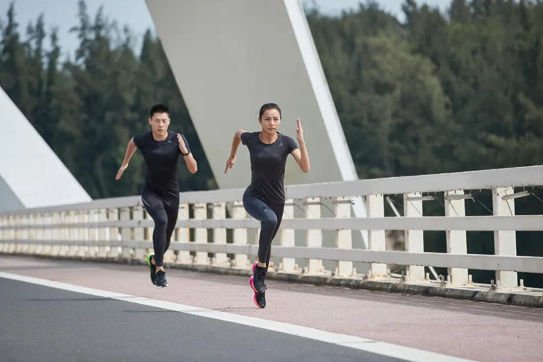 T-SHIRT RUNNING HOMME RESPIRANT KIPRUN SKINCARE