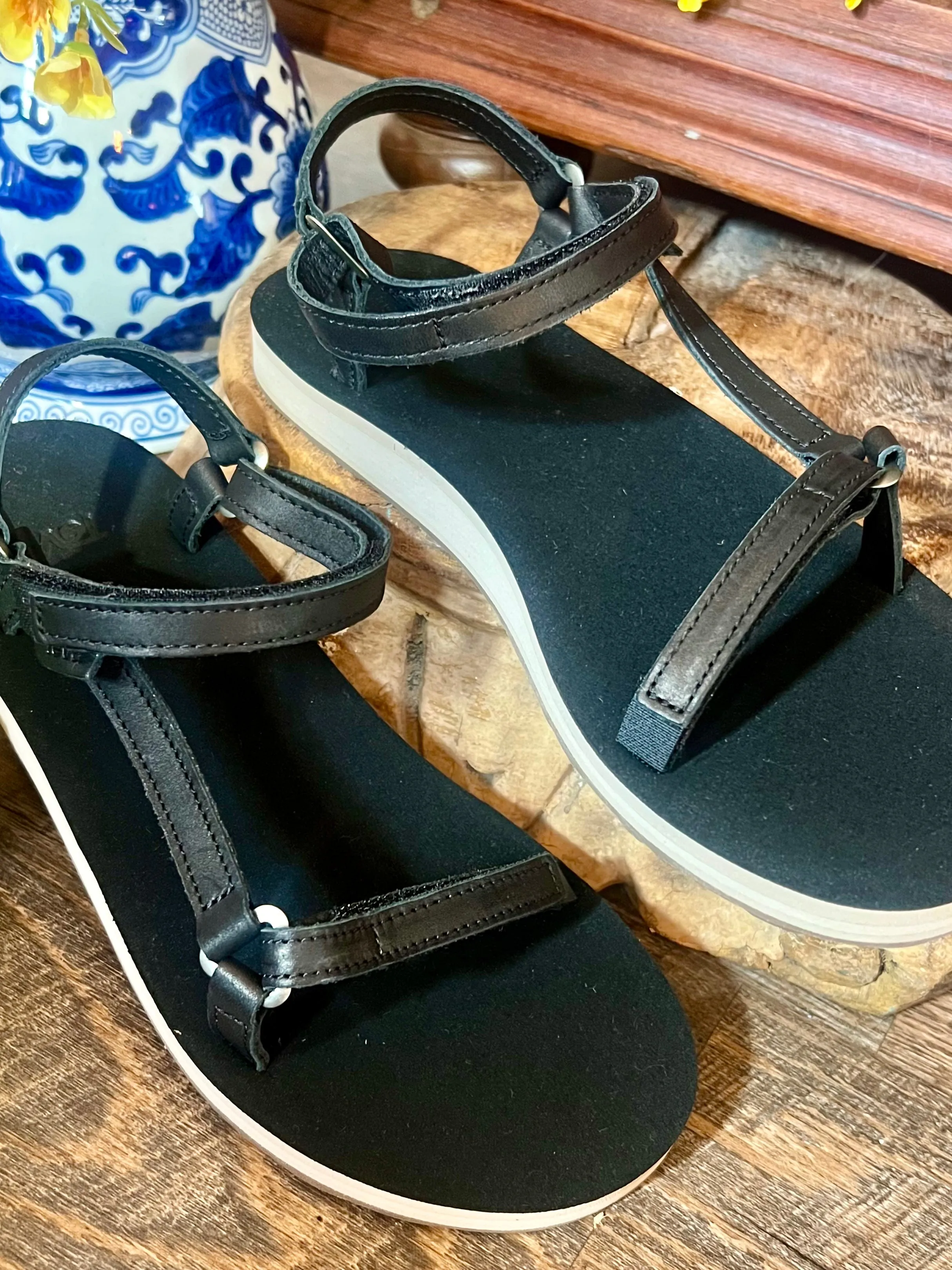 Teva-Original Universal Slim Leather