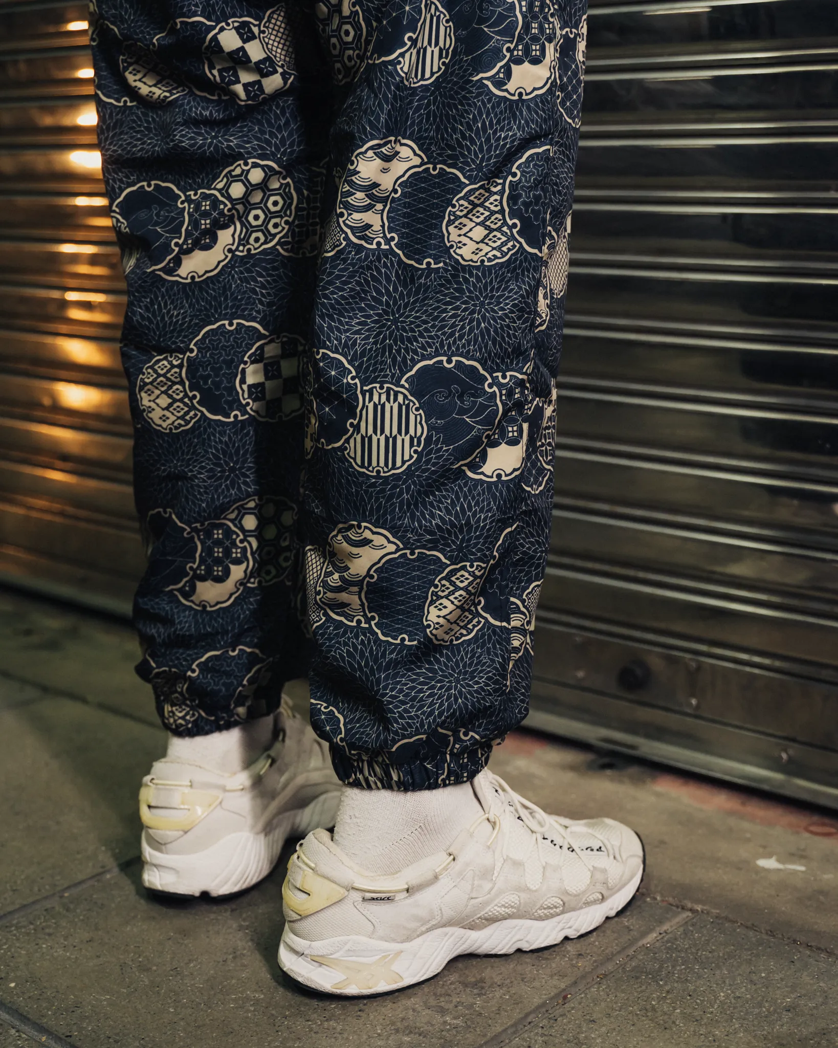 [UNISEX] NISSACO X LOCO MOSQUITO CUFFED SPORTSWEAR TROUSERS