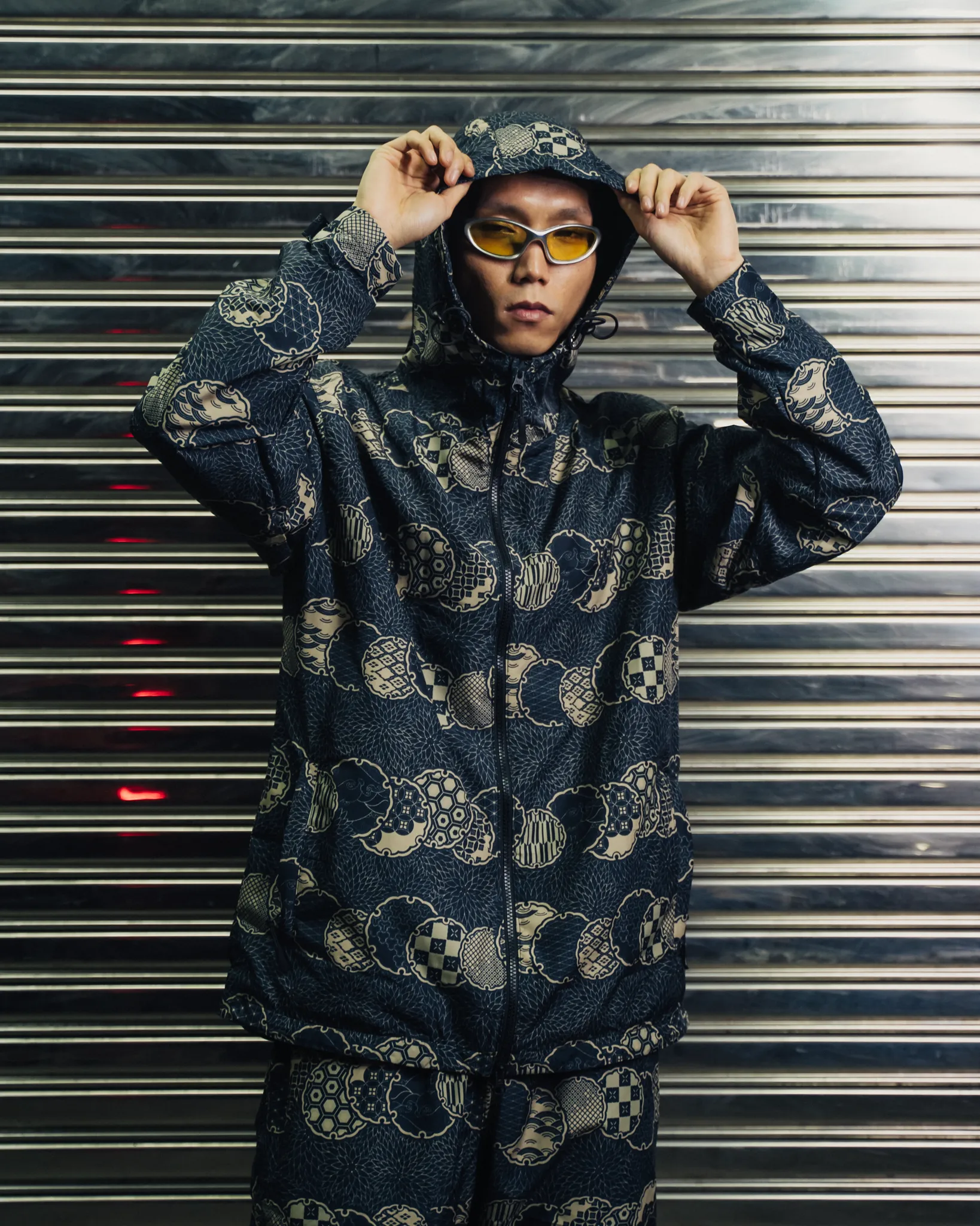 [UNISEX] NISSACO X LOCO MOSQUITO CUFFED SPORTSWEAR TROUSERS