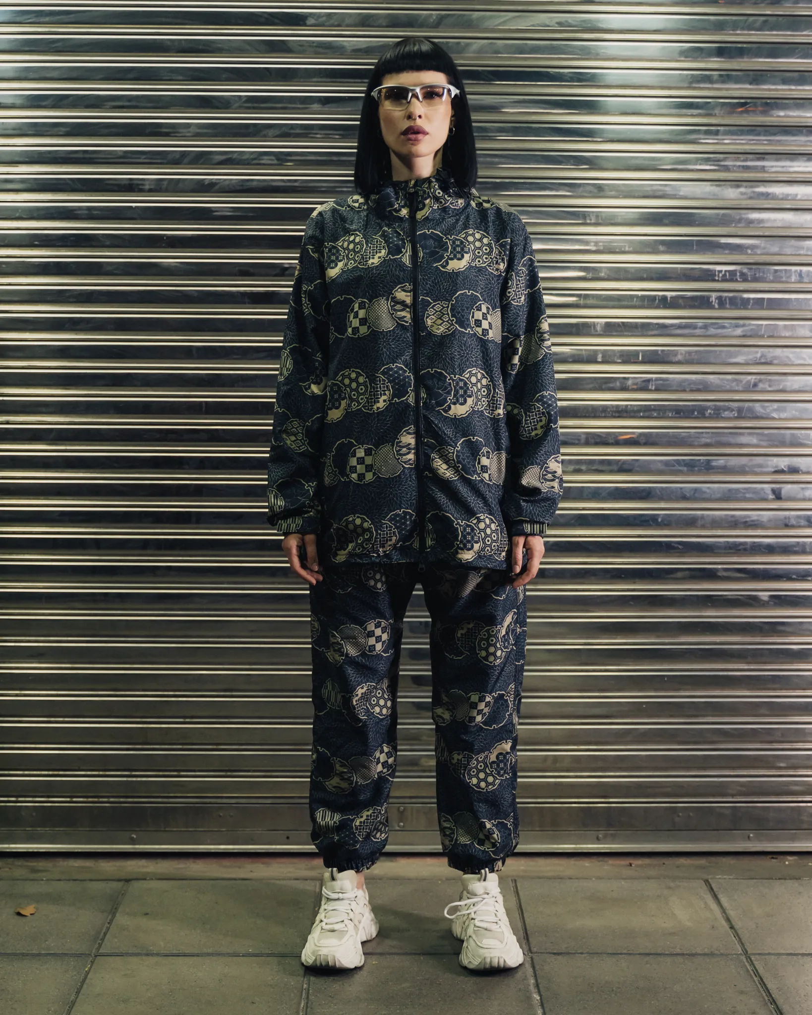 [UNISEX] NISSACO X LOCO MOSQUITO CUFFED SPORTSWEAR TROUSERS