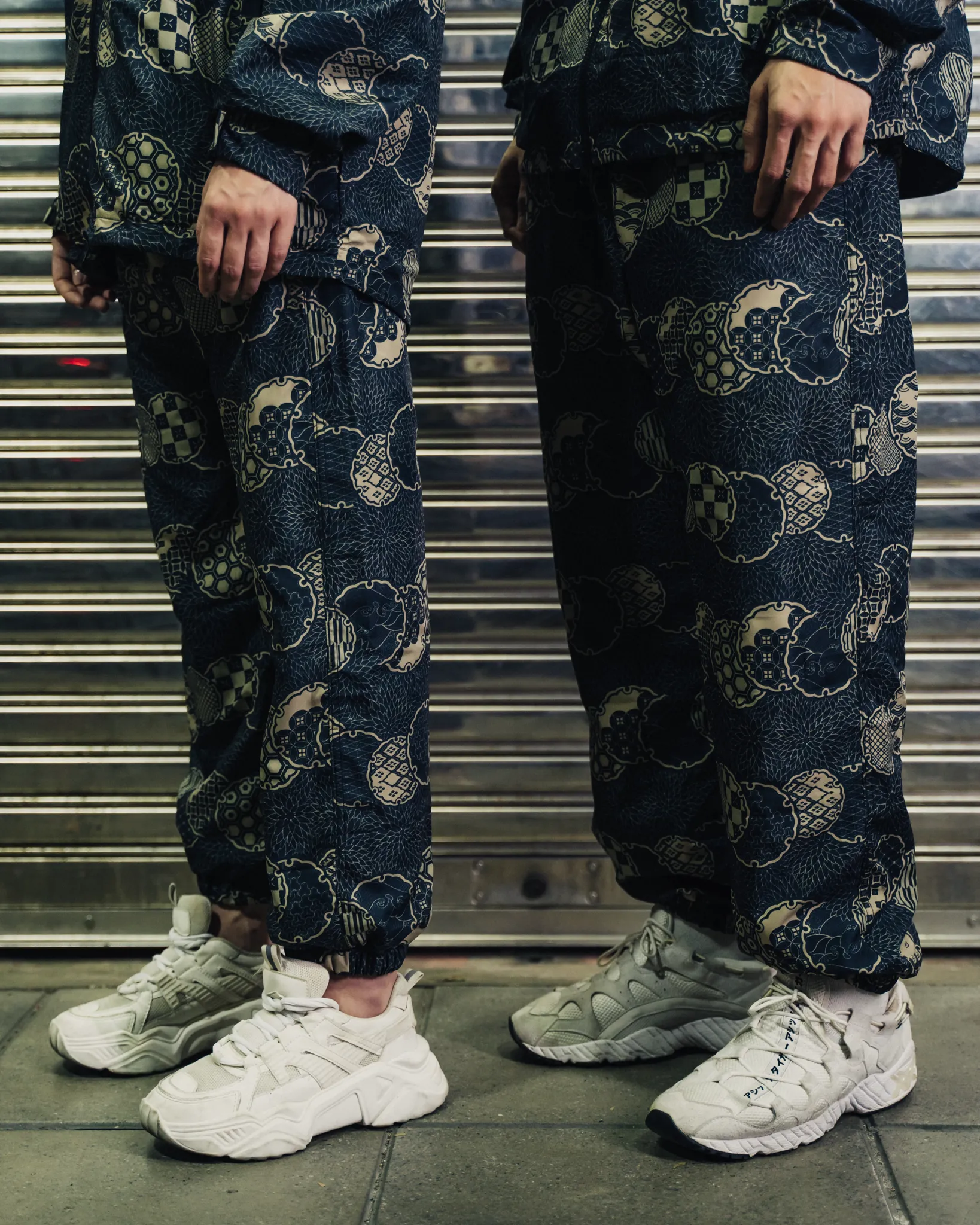 [UNISEX] NISSACO X LOCO MOSQUITO CUFFED SPORTSWEAR TROUSERS