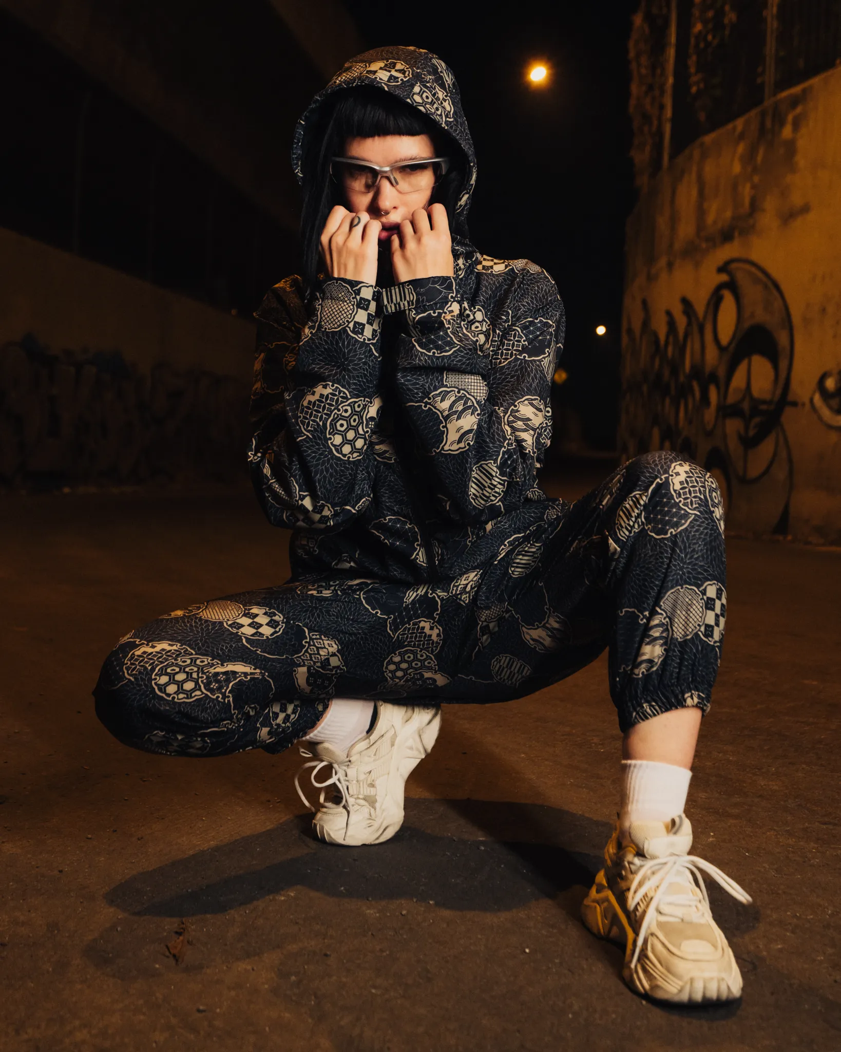 [UNISEX] NISSACO X LOCO MOSQUITO CUFFED SPORTSWEAR TROUSERS