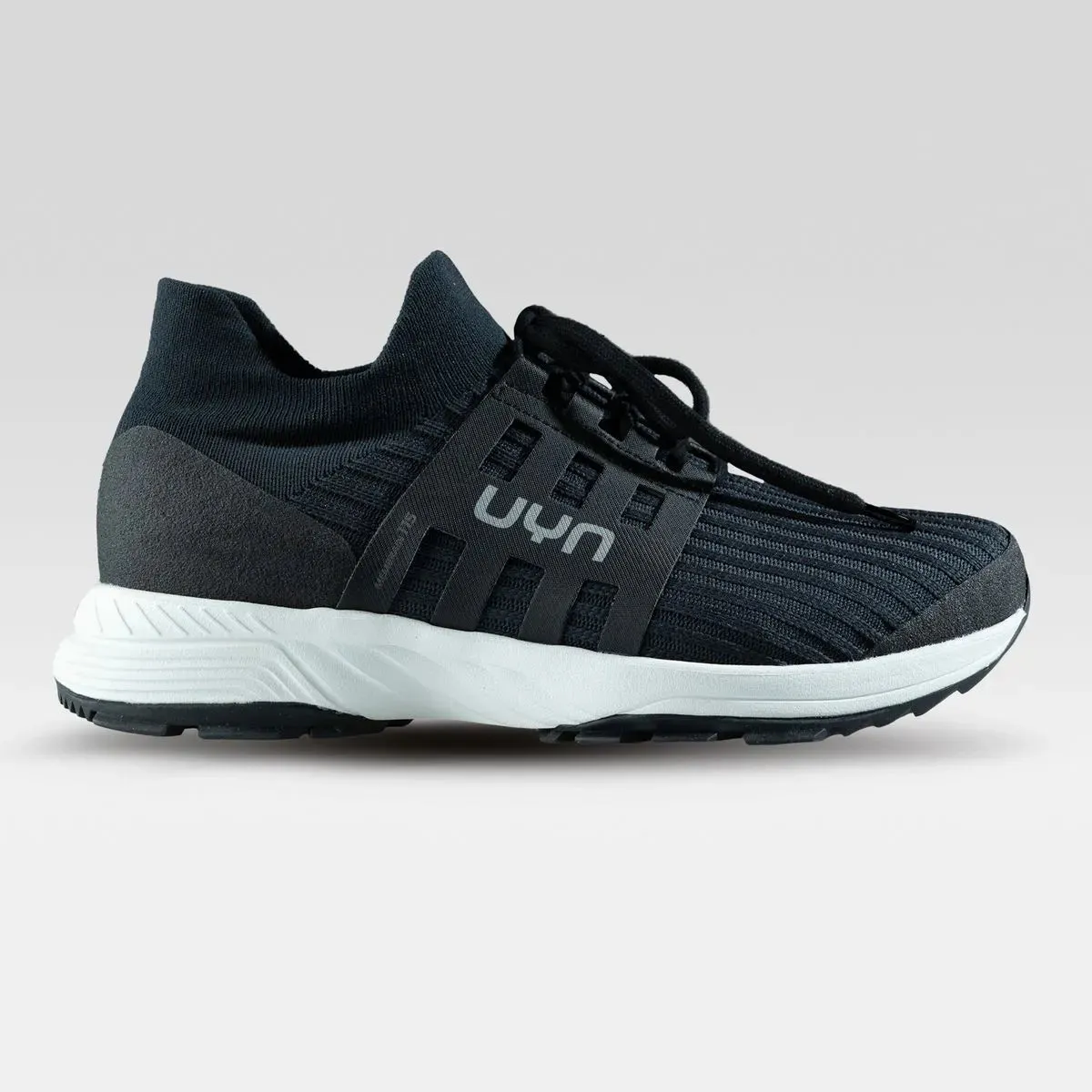 UYN Women Wander Shoes