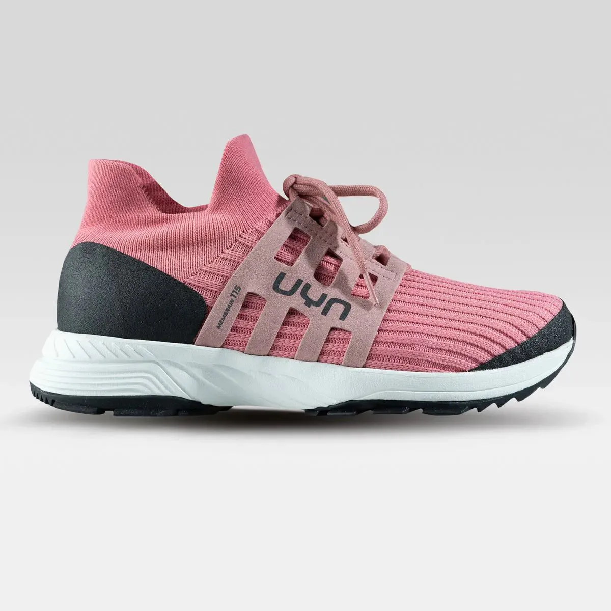UYN Women Wander Shoes