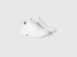 WHITE RUNNING SNEAKERS