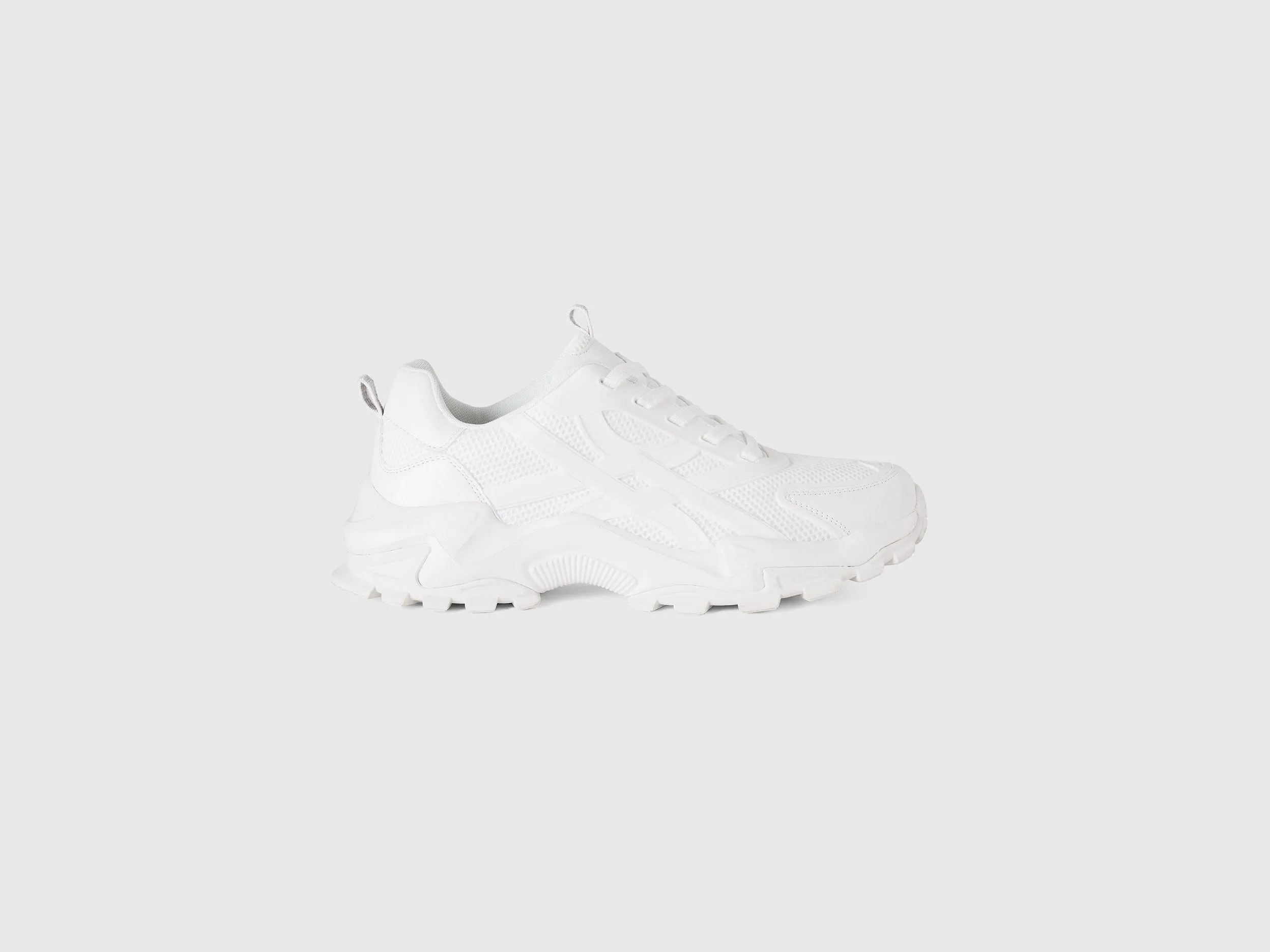 WHITE RUNNING SNEAKERS
