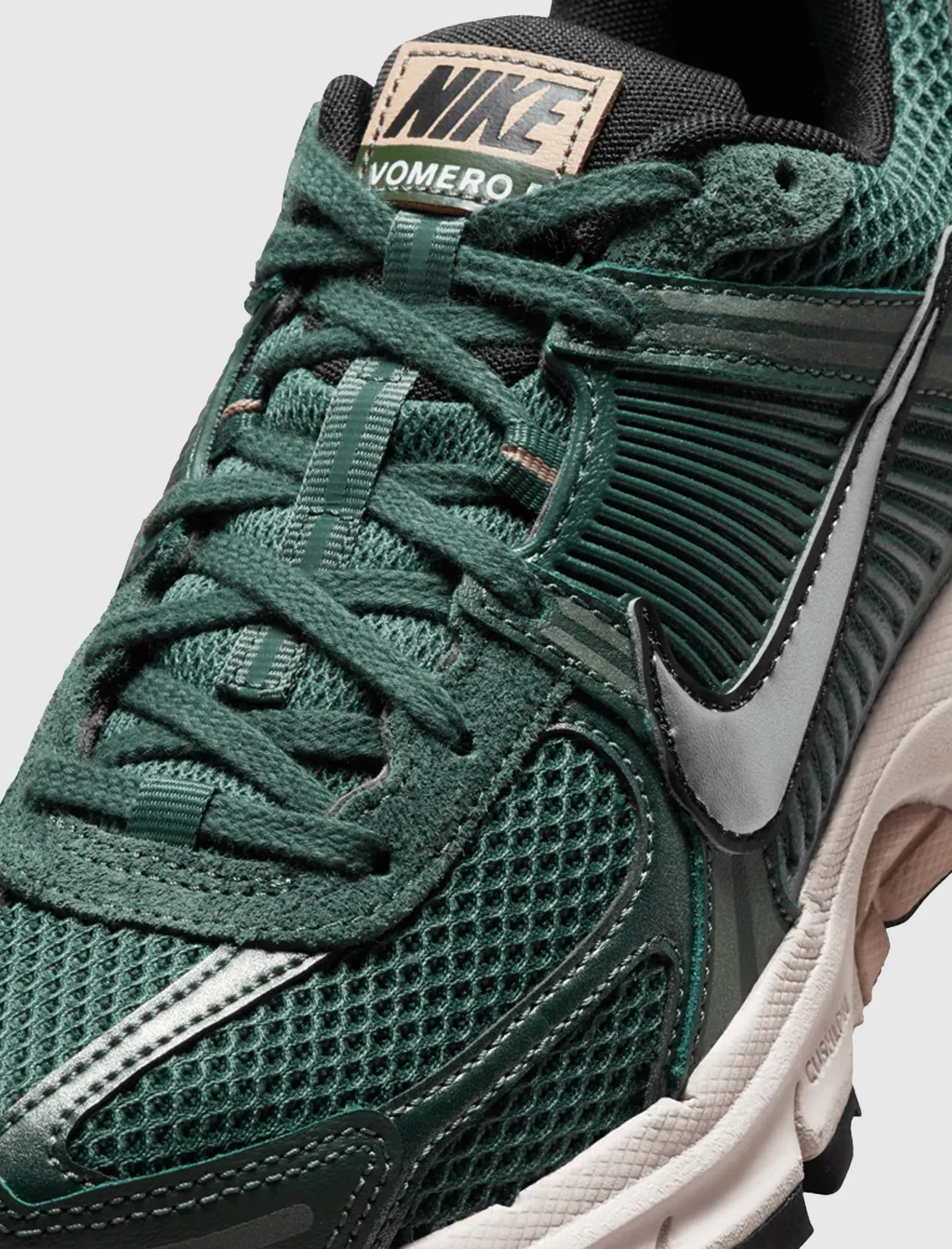WOMEN'S NIKE ZOOM VOMERO 5 "VINTAGE GREEN"