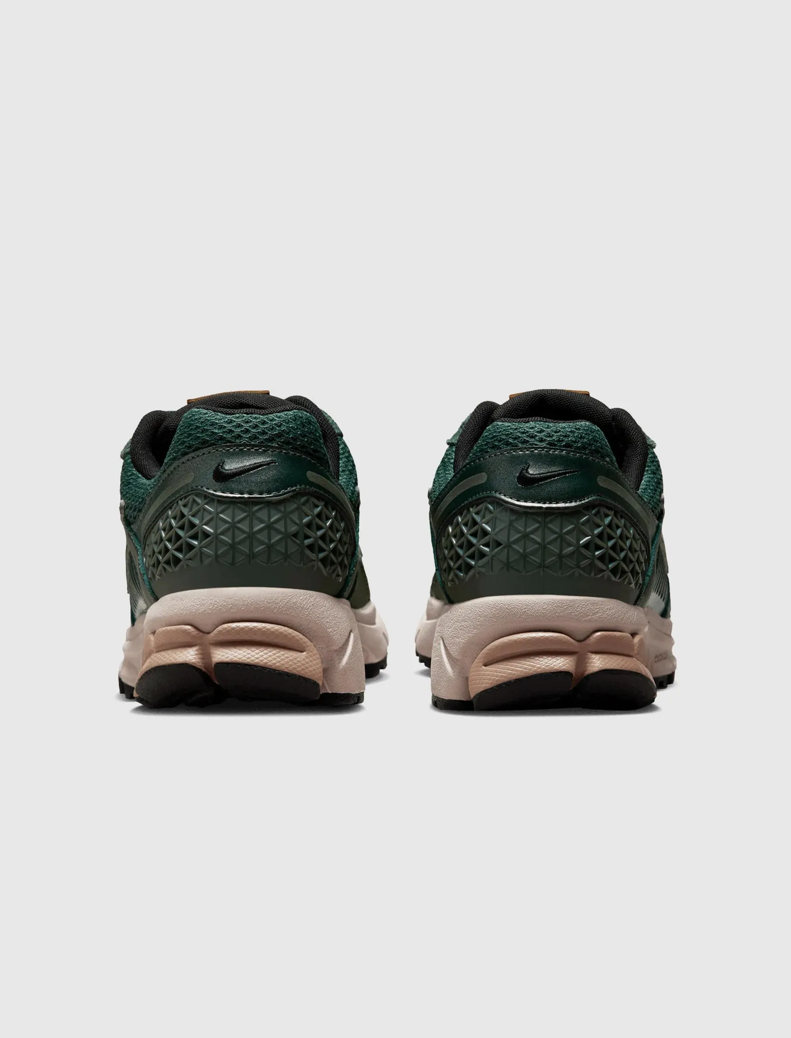 WOMEN'S NIKE ZOOM VOMERO 5 "VINTAGE GREEN"