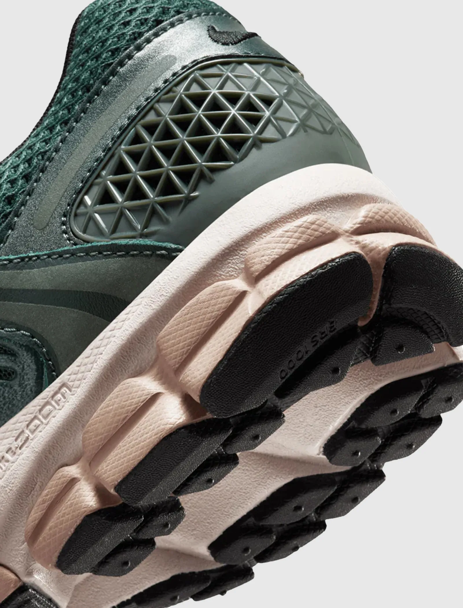 WOMEN'S NIKE ZOOM VOMERO 5 "VINTAGE GREEN"