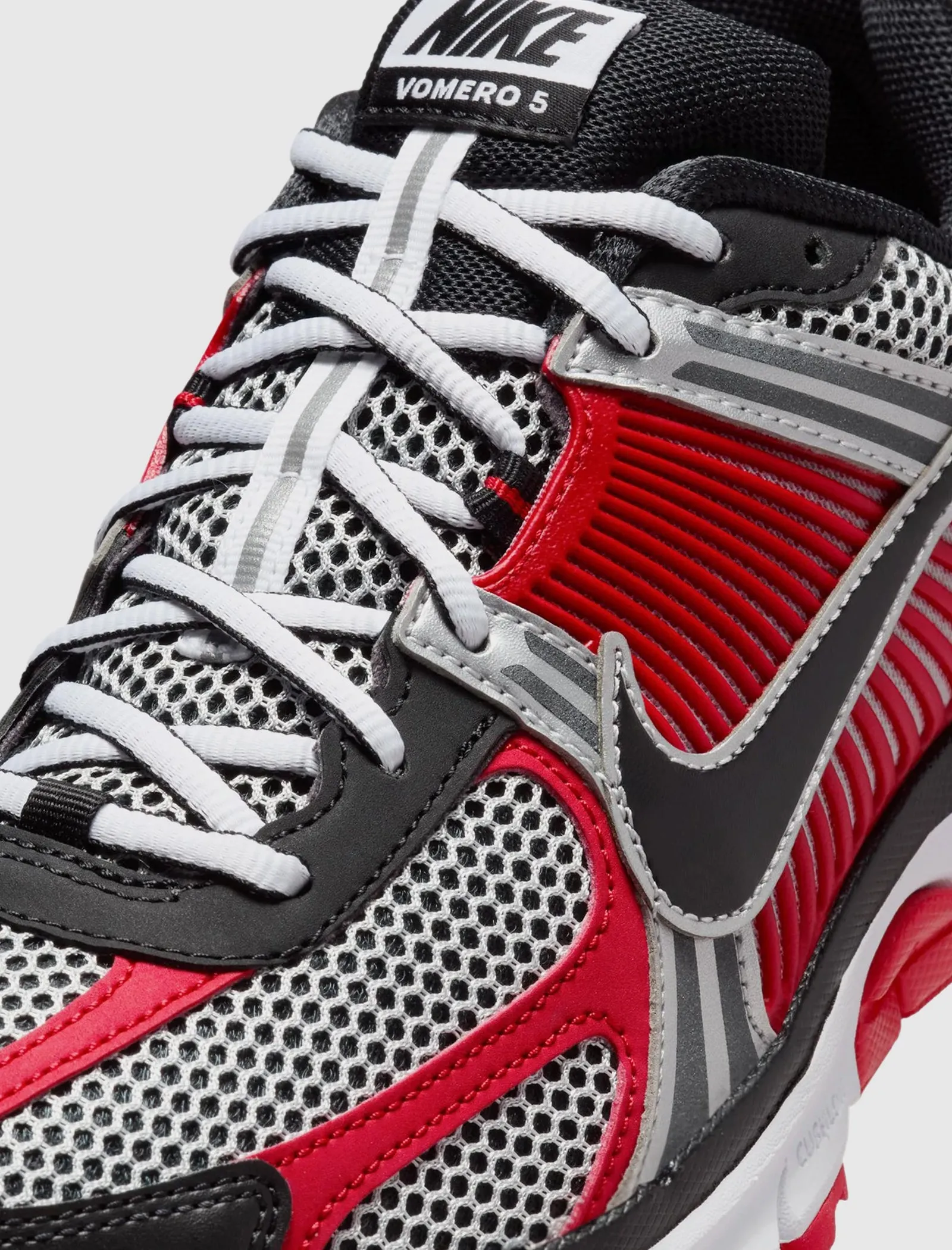 ZOOM VOMERO 5 "BRIGHT CRIMSON/ METALLIC SILVER"